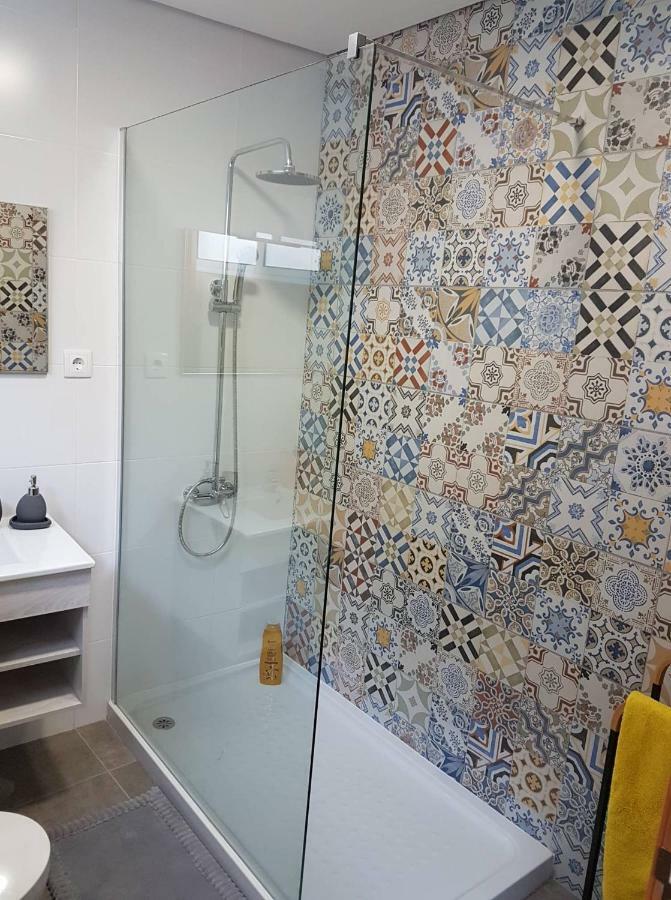 מוסטיירוס Join Our Relaxed House Near The Beach - Mosteiros מראה חיצוני תמונה