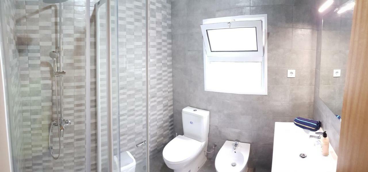 מוסטיירוס Join Our Relaxed House Near The Beach - Mosteiros מראה חיצוני תמונה