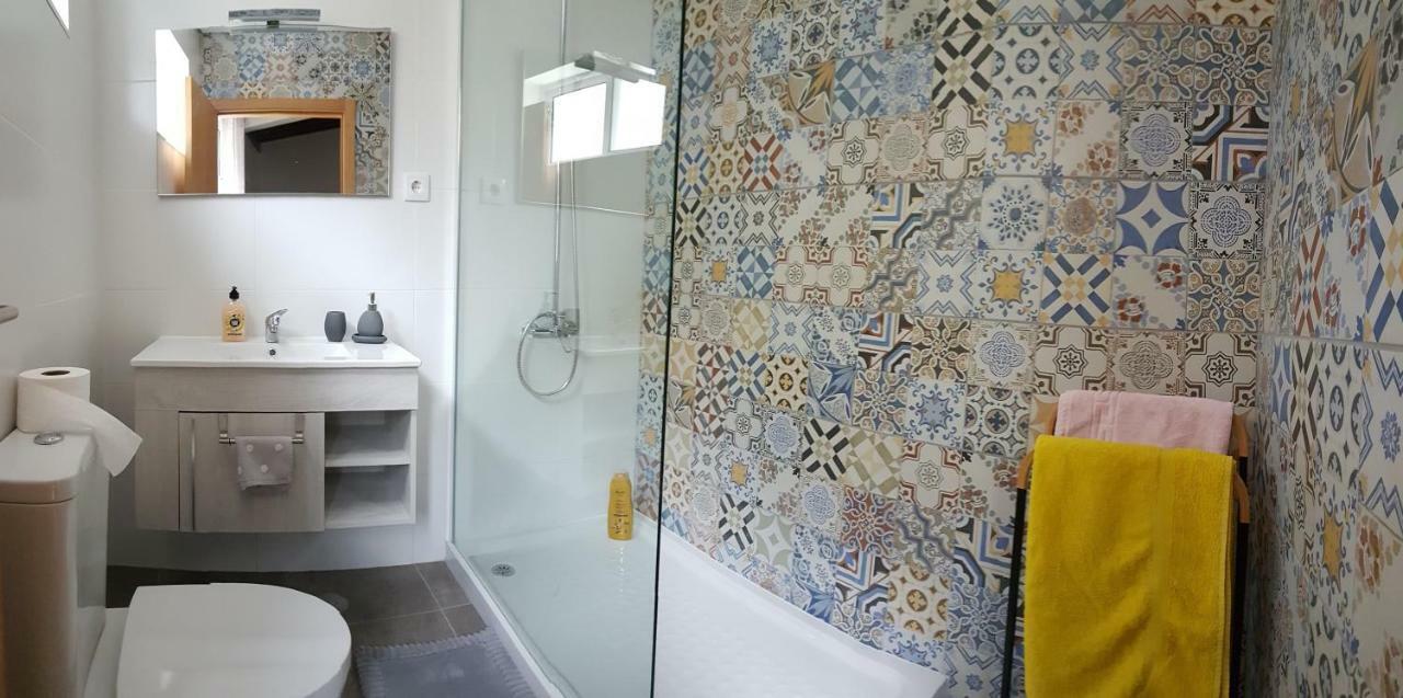 מוסטיירוס Join Our Relaxed House Near The Beach - Mosteiros מראה חיצוני תמונה