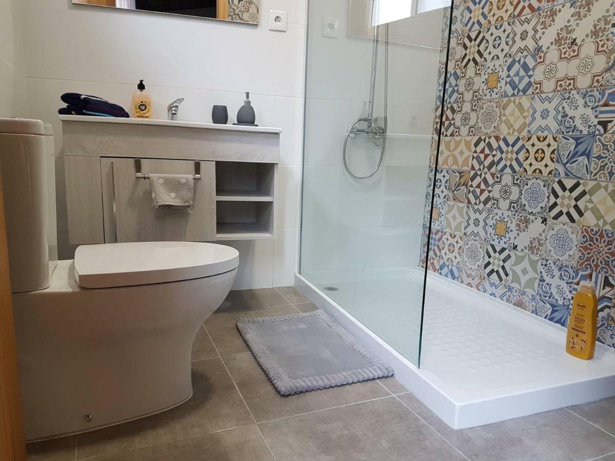 מוסטיירוס Join Our Relaxed House Near The Beach - Mosteiros מראה חיצוני תמונה