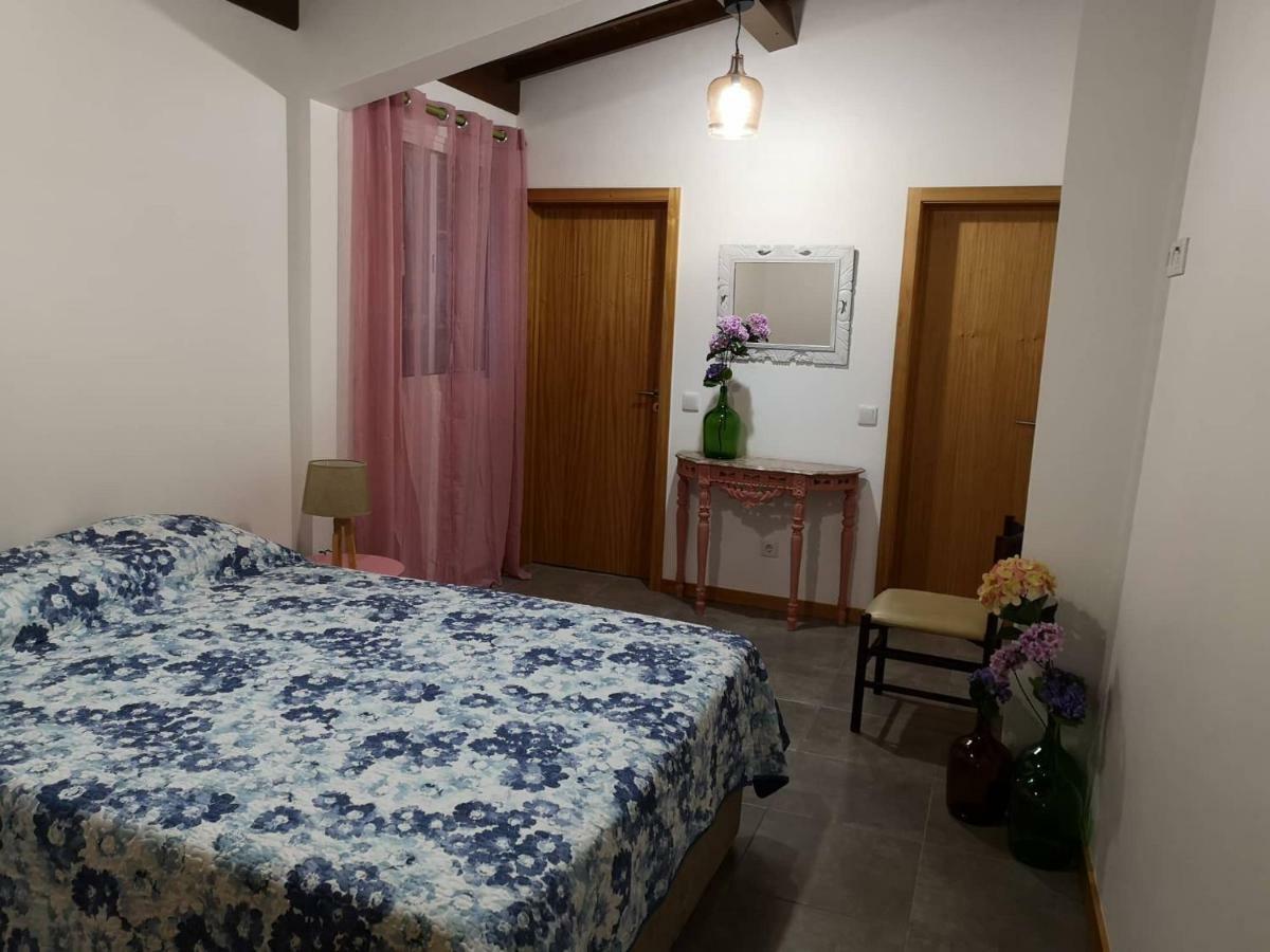 מוסטיירוס Join Our Relaxed House Near The Beach - Mosteiros מראה חיצוני תמונה